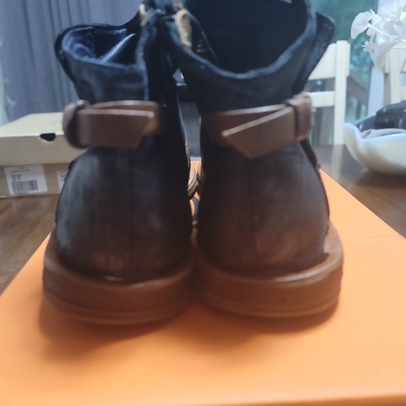 Brand new Miz mooz With box - Picture 4 of 7